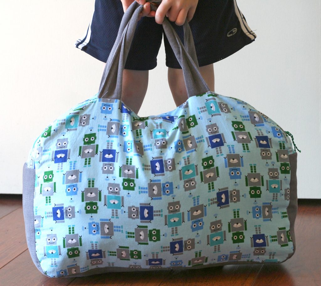 How to Make a Duffle Bag Cake