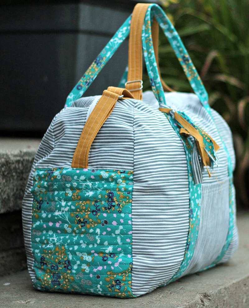 travel handmade: duffle bag pattern review + a giveaway! / LBG STUDIO