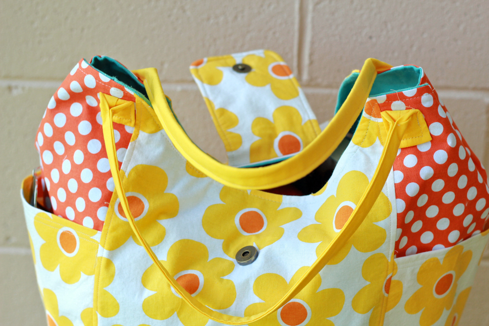 Vacation Tote with Flap and More pockets