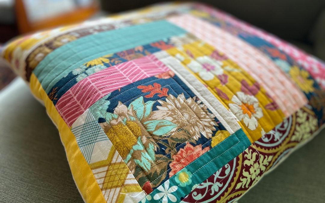 Leftover Fabric Ideas : Log Cabin Block Pillow