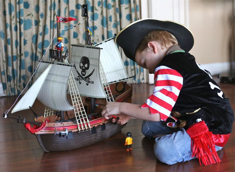 Cal with pirate ship
