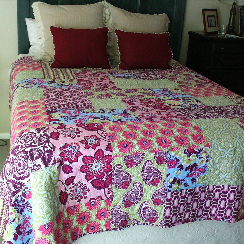 Gingercake Big Block Quilt on bed
