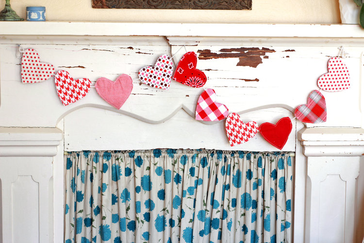 Hearts scrap fabric valentine garland bunting